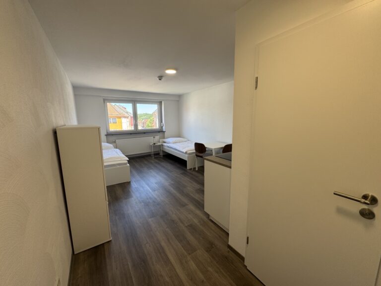 Modernes Badezimmer in Apartment 7 im Haus Burgkeller